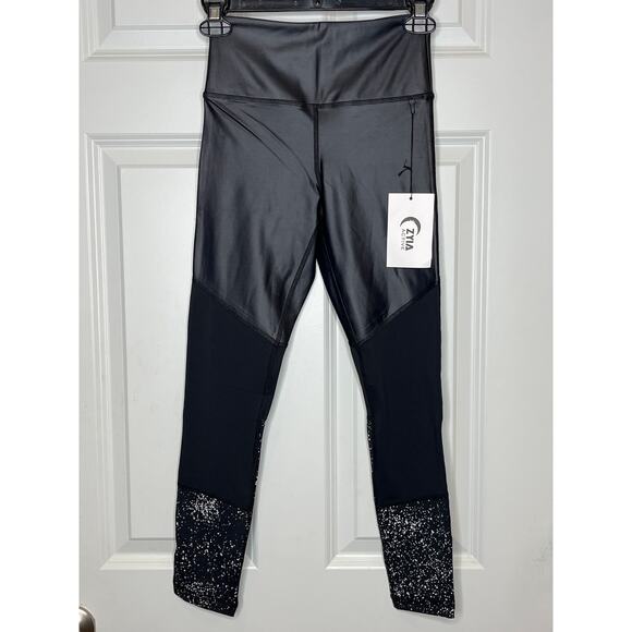 Zyia NEW Black Reflective Metallic Light n Tight 7/8 Leggings Size 2 - Picture 2 of 8